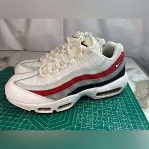 Nike Air Max 95 Size 9.5